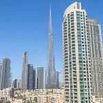Sophisticated Stay In Downtown Dubai - Burj Views From Apartment