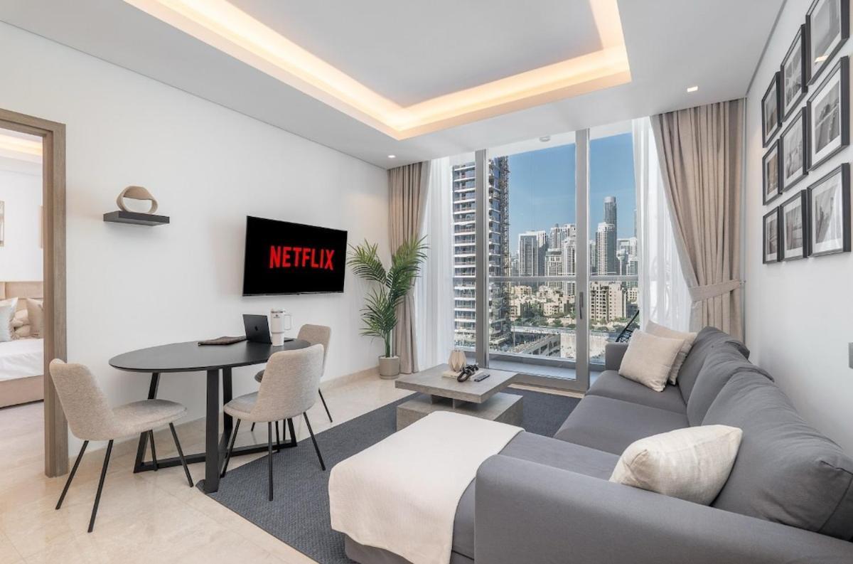 Sophisticated In Downtown - Burj Views From Apartment *