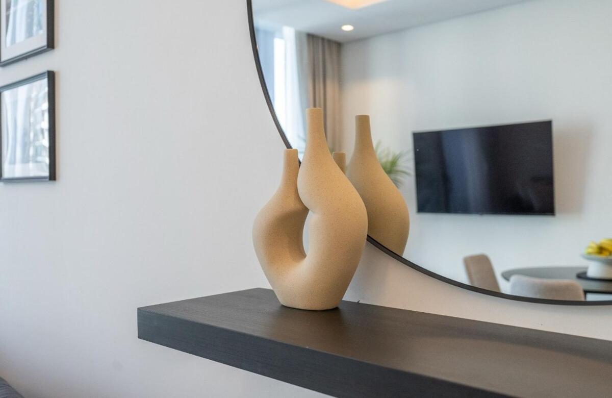 Sophisticated In Downtown - Burj Views From Apartment *